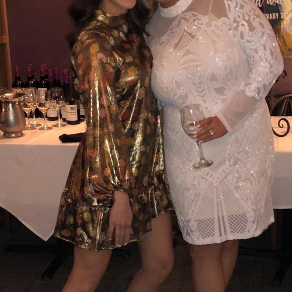 Gold Floral print dress. - Picture 2 of 3